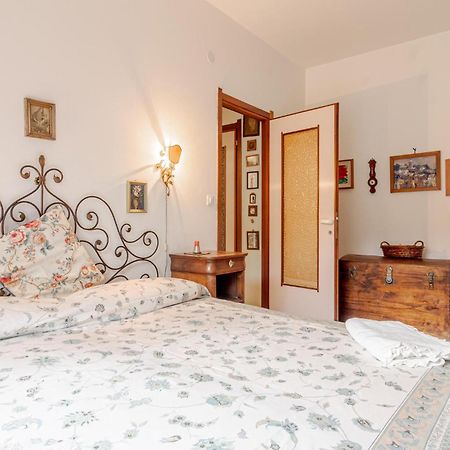 1 Bedroom Lovely Apartment In Rapallo Esterno foto