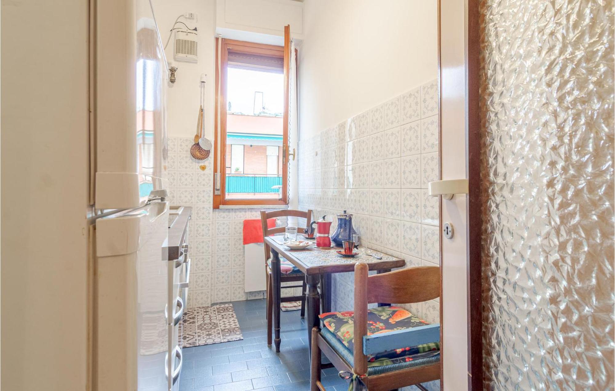 1 Bedroom Lovely Apartment In Rapallo Esterno foto