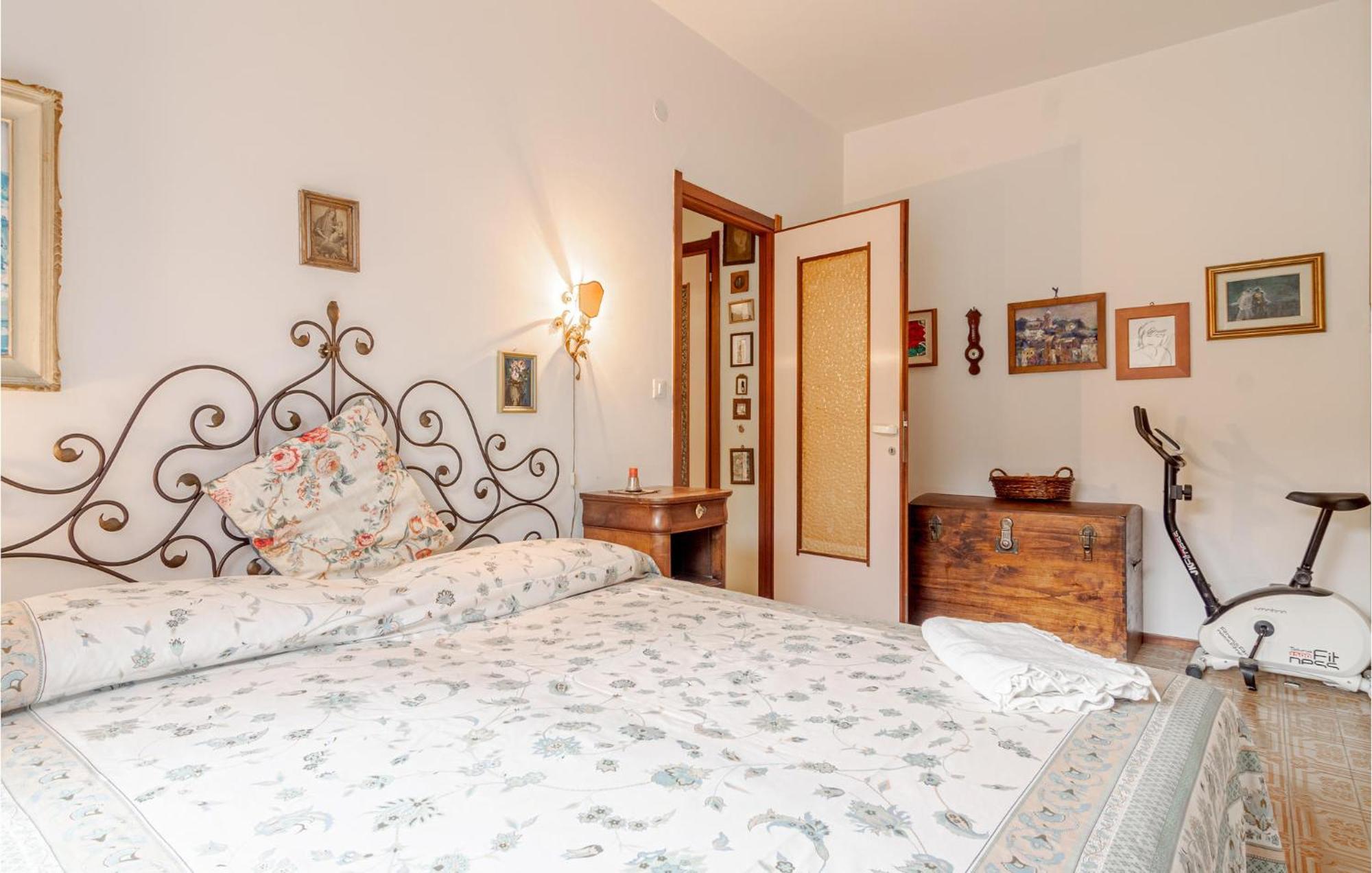 1 Bedroom Lovely Apartment In Rapallo Esterno foto