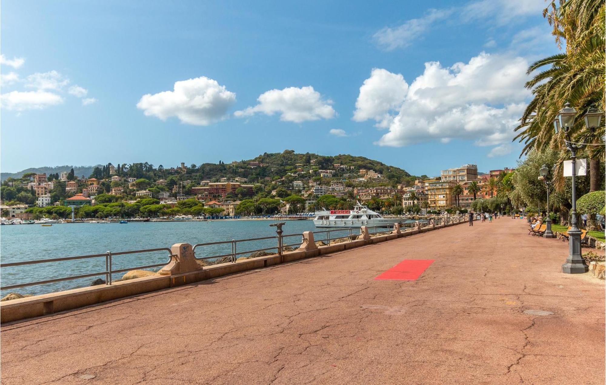 1 Bedroom Lovely Apartment In Rapallo Esterno foto
